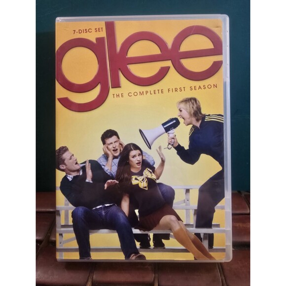 Glee: The Complete First Season 8 Disc DVD Set Target Exclusive Bonus Disc - Picture 1 of 7